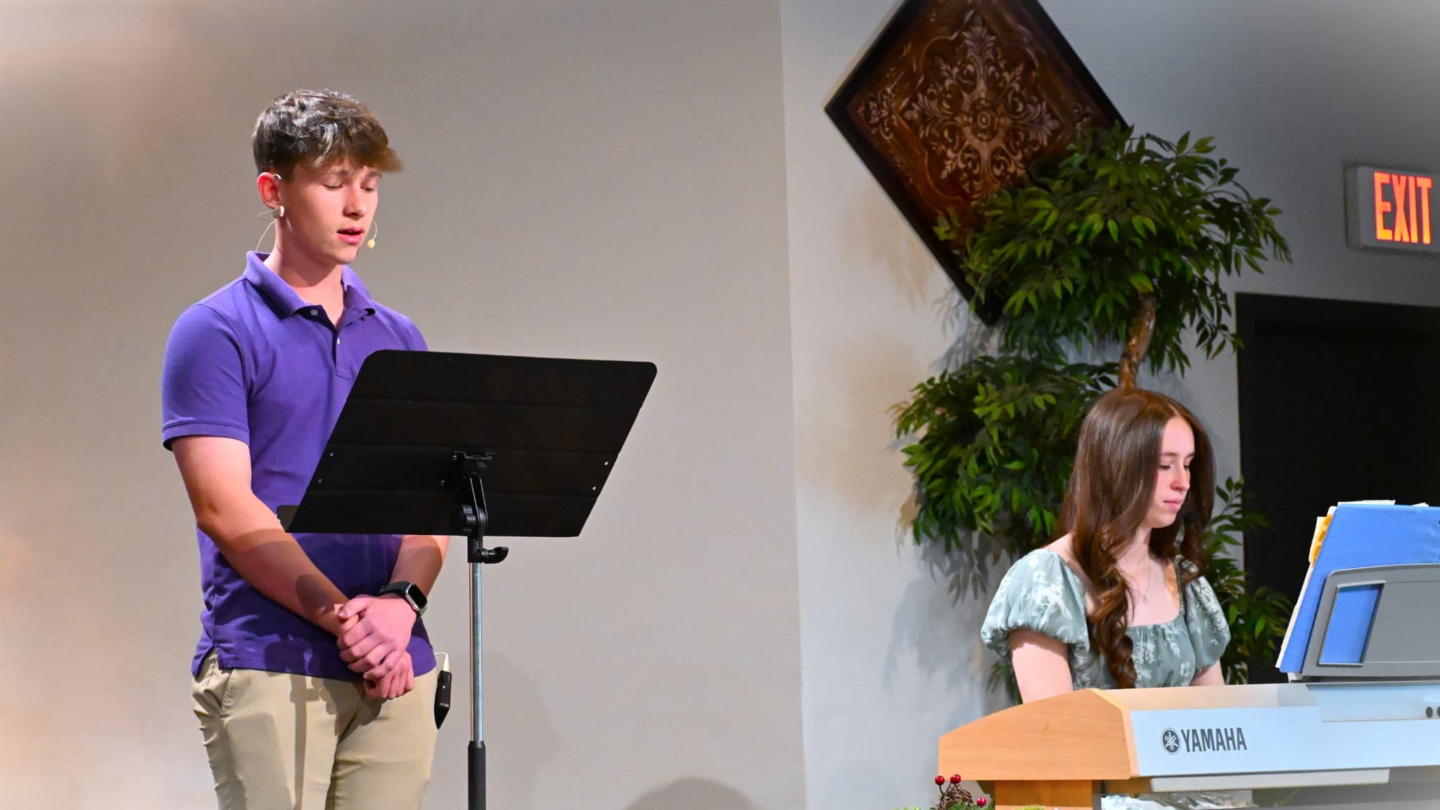 Worship at Gracepointe Church